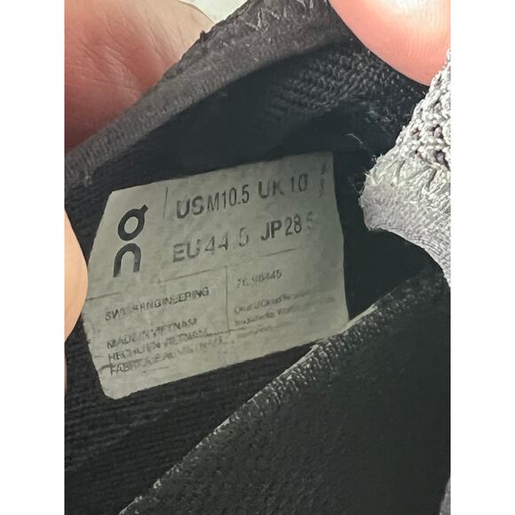 On Cloud 4 Running Shoes Mens 10.5 - Picture 7 of 7